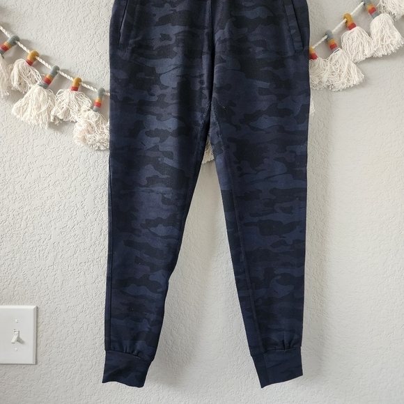 Alphalete Blue Camo Tappered Joggers Comfort Run Lounge Mens S - Picture 5 of 12